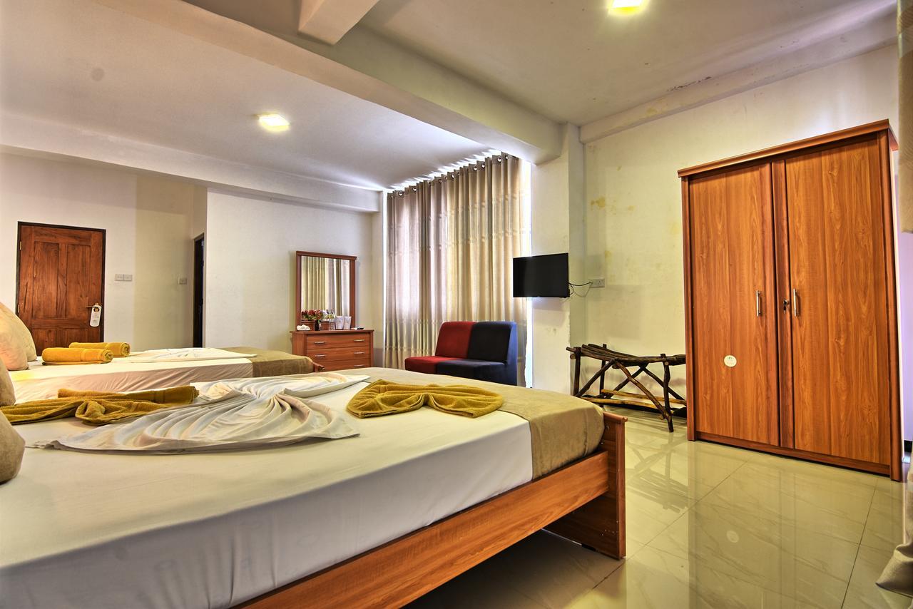 Oak Ray La Ella Breeze Hotel Exterior photo